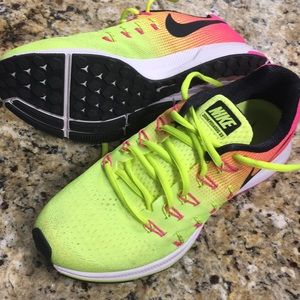 Nike shoes / zoom Pegasus 33